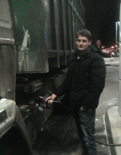 Антон Комаров